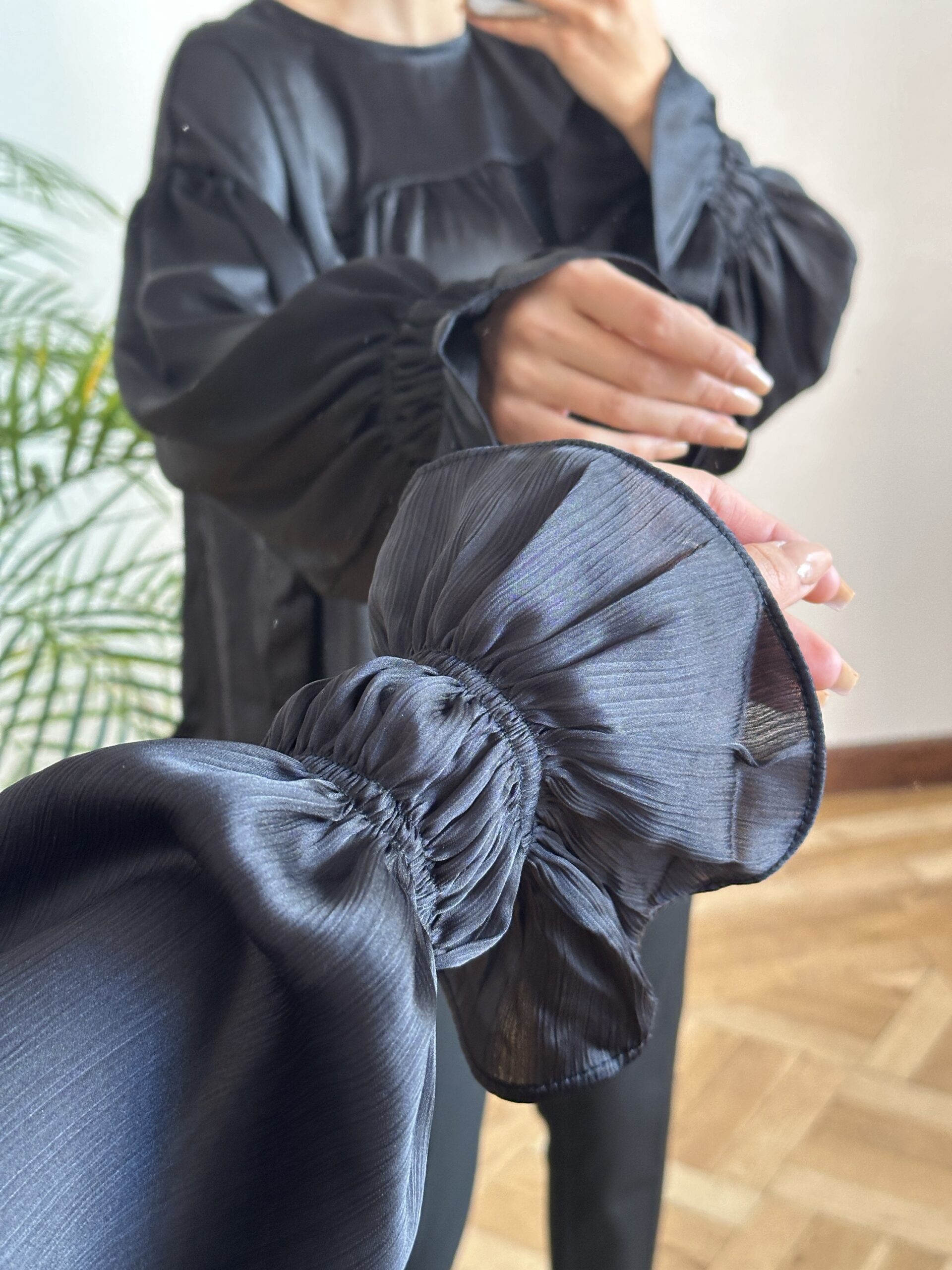 Siyah Saten Bluz - Görsel 3