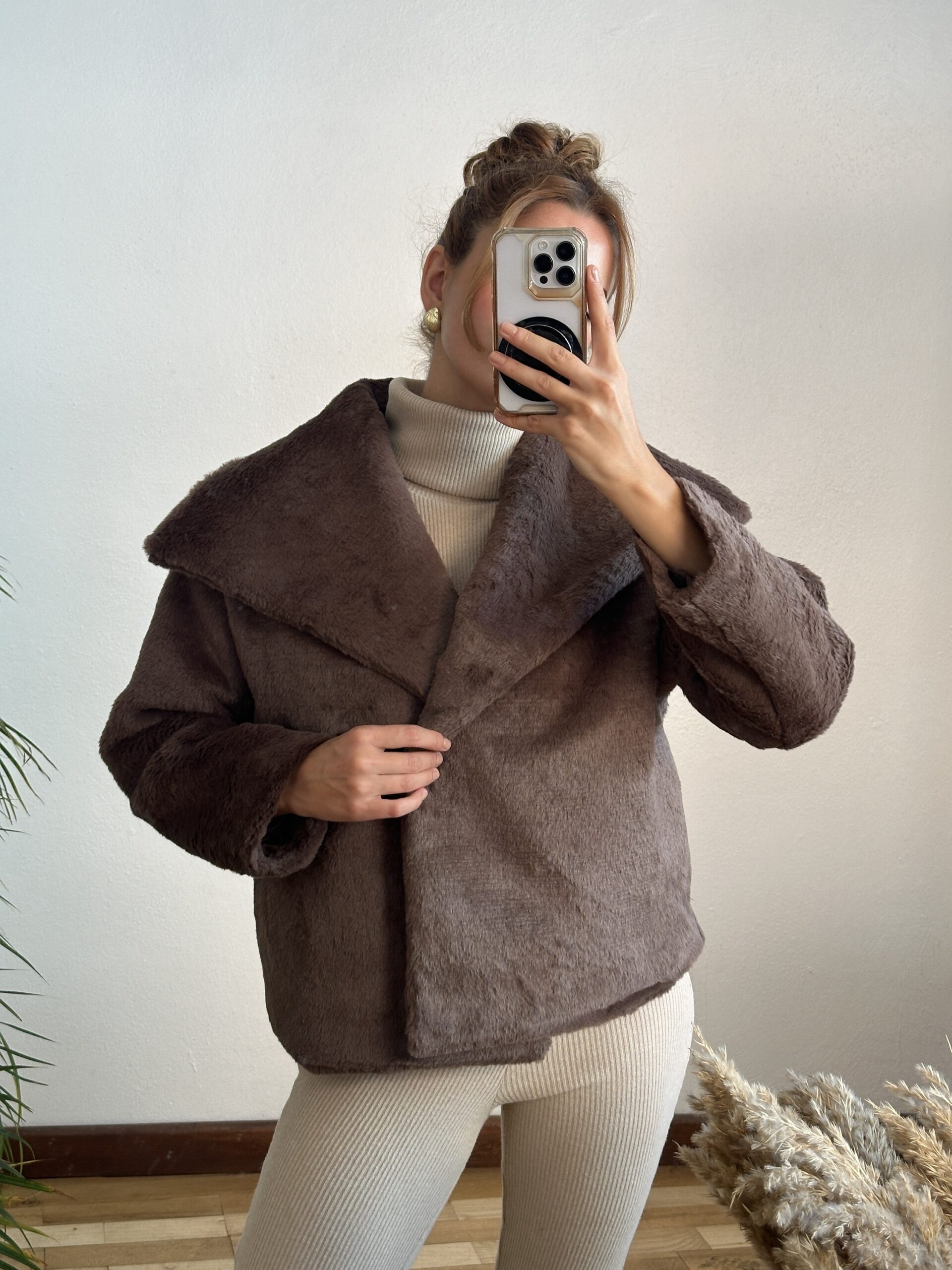 Kahverengi Kısa Kürk - Görsel 3