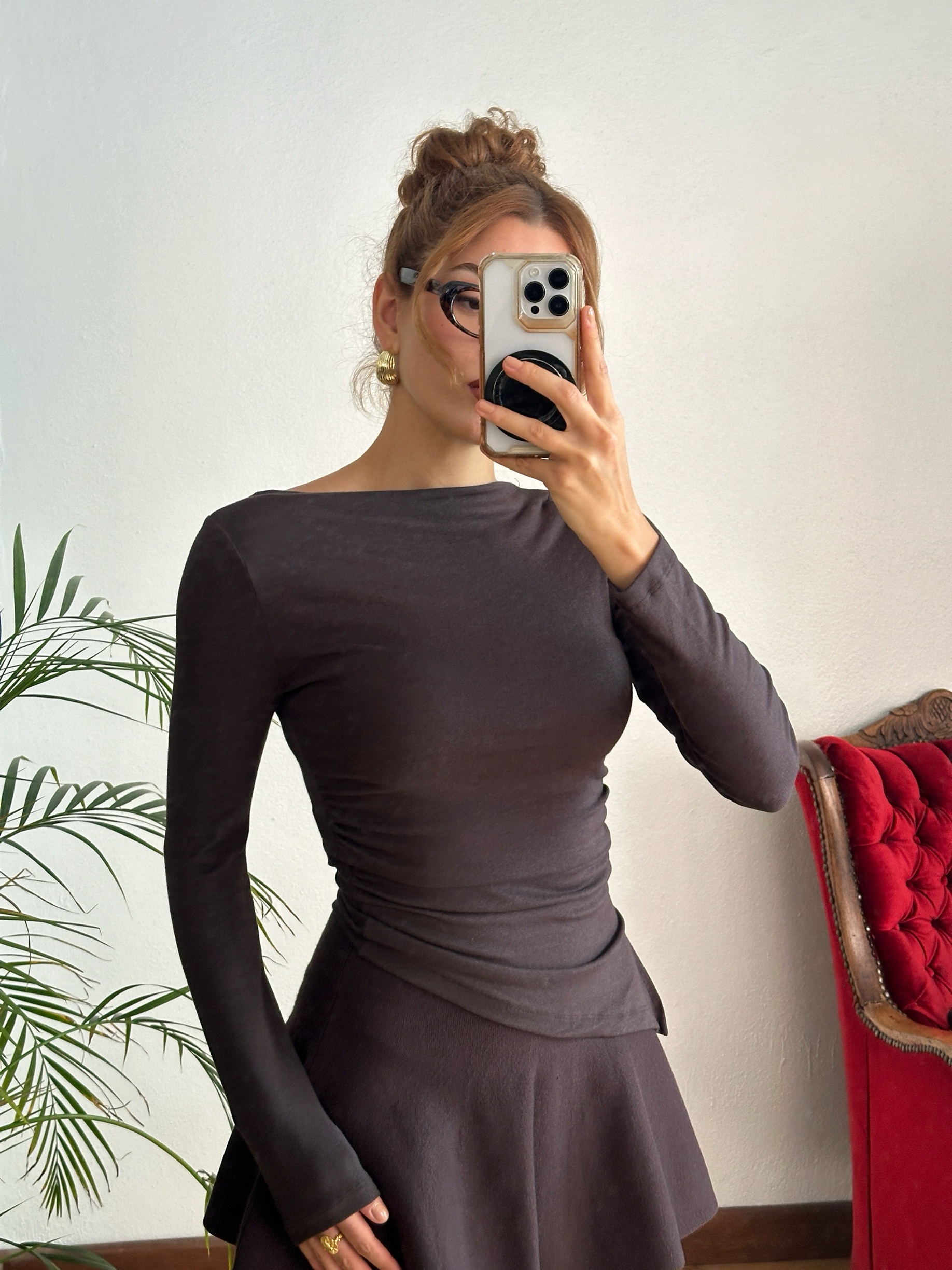 Kayık Yaka Asimetrik Kesim Top