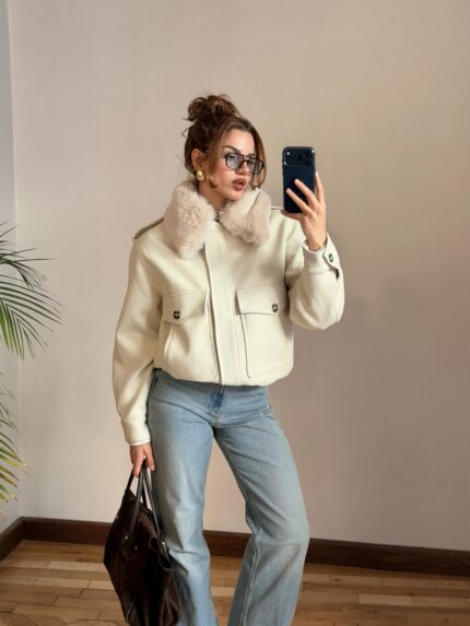 Yakası Kürklü Kaşe Ceket