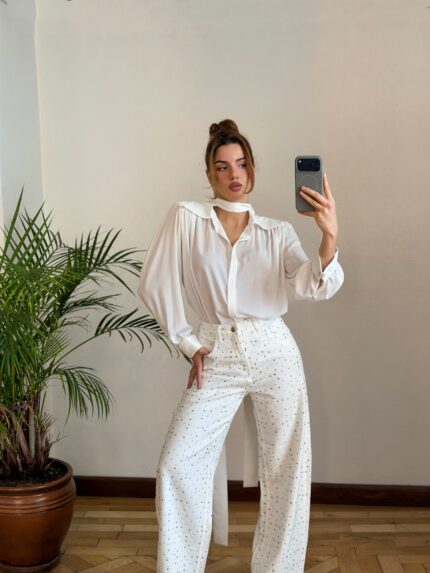 Beyaz Vatkalı Şifon Gömlek